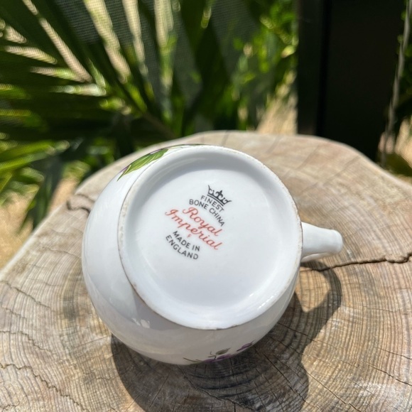 Royal Standard bone Purple Flower China Creamer - Picture 8 of 8